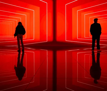 reflets silhouettes fond rouge projection